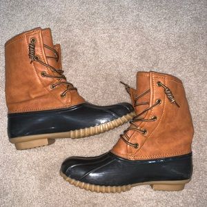 The Original Duck Boot Size 7.5 Tan/Brown
